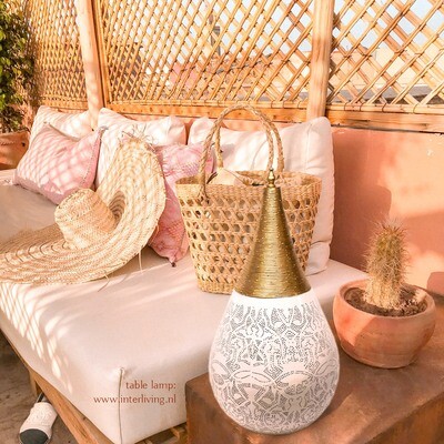 druppelmodel tafellamp - filigrain met gedraaid metaaldraad - wit met vintage gouden bovenkant - Boho industrieel design + waxinehouders druppelmodel tafellamp - filigrain met gedraaid metaaldraad - wit met vintage gouden bovenkant - Boho industrieel design + waxinehouders