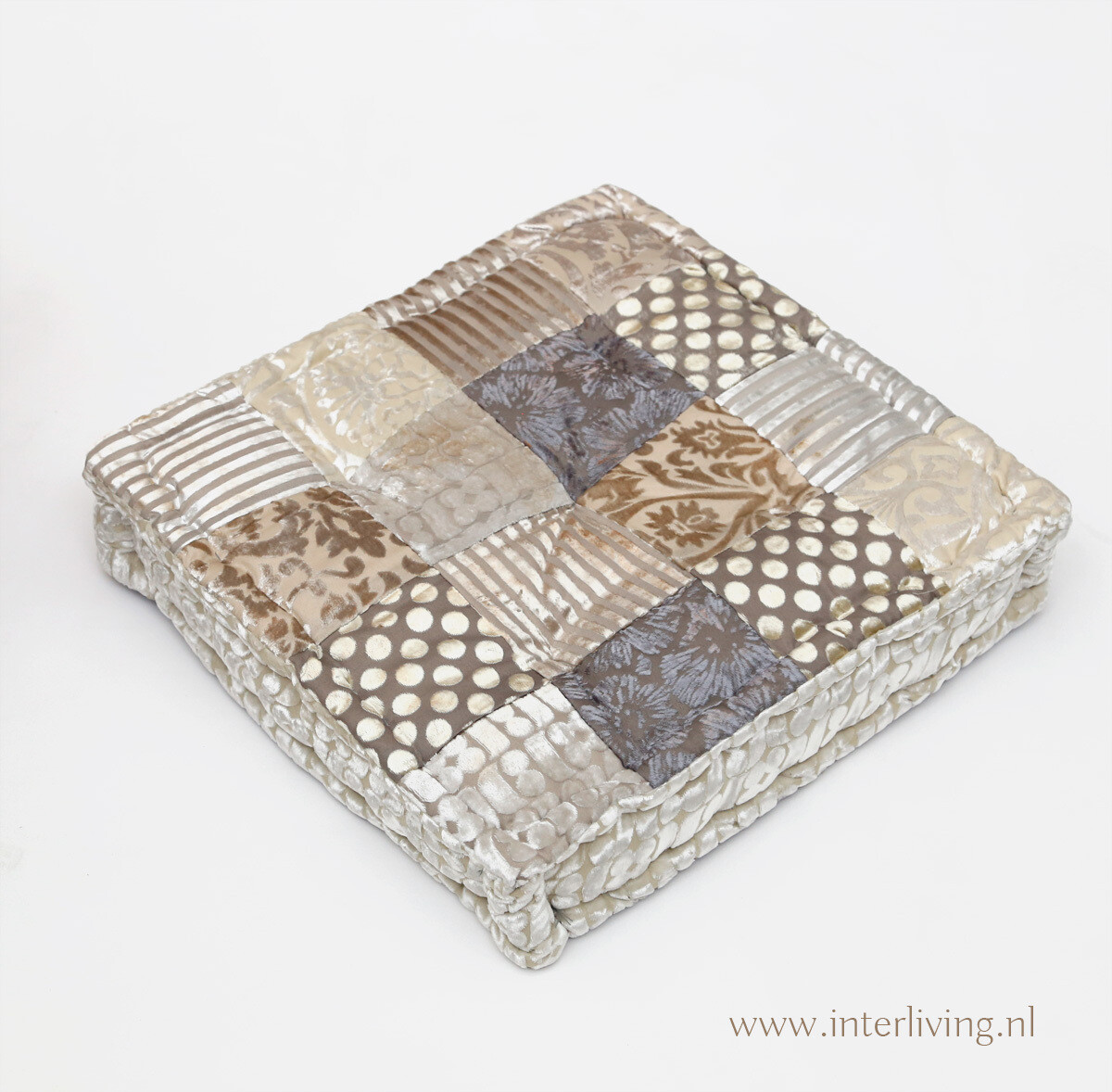 vloerkussen grijs, taupe & zilver tinten velvet patchwork / matras kussen van prints met fluweel