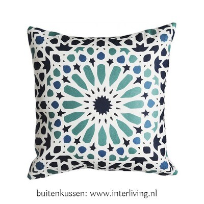 buitenkussen in mozaiek zellige tegel patroon in multi blauw & aqua tinten - eco plastic- 100% recycled soda flessen - boho chic tuin styling buitenkussen in mozaiek zellige tegel patroon in multi blauw & aqua tinten - eco plastic- 100% recycled soda flessen - boho chic tuin styling