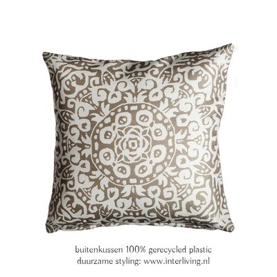 buitenkussen oosterse boho chic - wit met beige tinten - mandala patroon - eco plastic- 100% recycled soda flessen - outdoor tuin styling buitenkussen oosterse boho chic - wit met beige tinten - mandala patroon - eco plastic- 100% recycled soda flessen - outdoor tuin styling