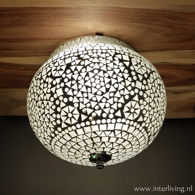 bollamp voor aan het plafond / ronde bol vorm lamp van glas mozaïek - wit/ melk / opaal tint / neutrale kleur & patroon in transparante stijl - zwart wit grijs woonstijl bollamp voor aan het plafond / ronde bol vorm lamp van glas mozaïek - wit/ melk / opaal tint / neutrale kleur & patroon in transparante stijl - zwart wit grijs woonstijl