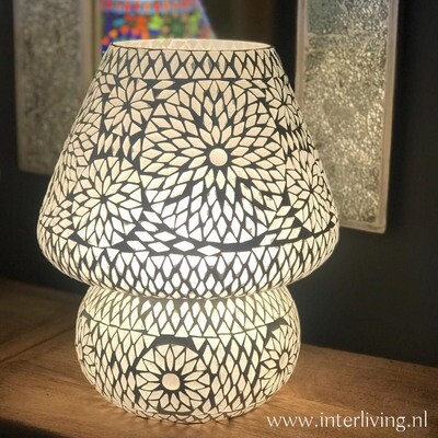 Witte Boho lamp met mozaiekpatronen - tafellamp met ronde kap model paddenstoel van transparant glasmozaïek- 40 cm Witte Boho lamp met mozaiekpatronen - tafellamp met ronde kap model paddenstoel van transparant glasmozaïek- 40 cm