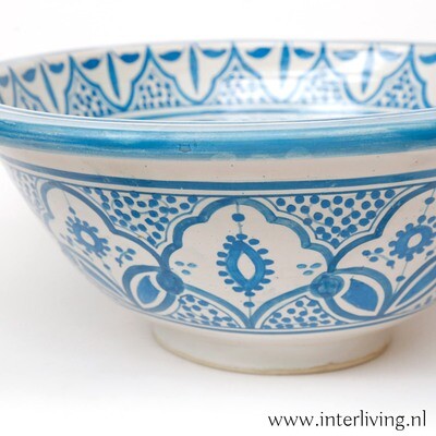Marokkaanse waskom "Fonteinkom Fez" met licht blauw geschilderde patronen op wit "L83" - groot rond model van aardewerk (opbouw) wasbak Ø 40 cm