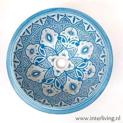Marokkaanse waskom "Fonteinkom Fez" met licht blauw geschilderde patronen op wit "L83" - groot rond model van aardewerk (opbouw) wasbak Ø 40 cm