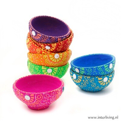 Diya chakra  theelichthouders van terracotta ( giftset van 8) handgemaakt uit India - mirror  patronen / wax kaarshouder / tafeldecoratie / borrelbakjes / wierookhouder / schaaltjes / potpourri