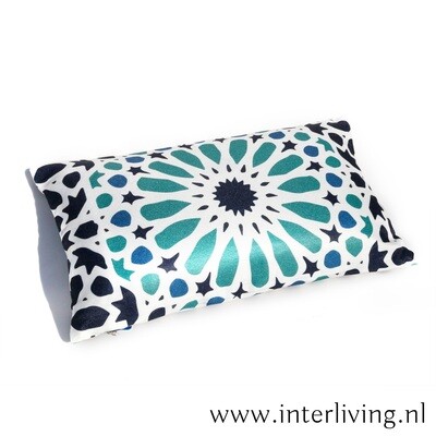 luxe zacht buitenkussen Marrakesh - mozaiek zellige tegel patroon in multi blauw & aqua tinten - eco plastic- 100% recycled soda flessen - boho chic tuin styling luxe zacht buitenkussen Marrakesh - mozaiek zellige tegel patroon in multi blauw & aqua tinten - eco plastic- 100% recycled soda flessen - boho chic tuin styling
