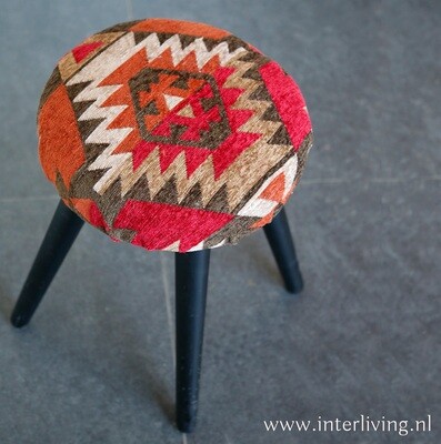 ronde velvet kruk 45 cm hoog - kelim rood met zwart hout - landelijk ronde velvet kruk 45 cm hoog - kelim rood met zwart hout - landelijk