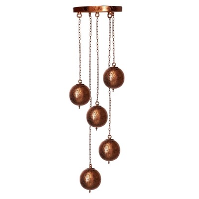 Hanglamp 5 ronde koper kleurige bollen - oosters model van vintage filigrain metaal met gaatjes patronen - Egyptisch / Marokkaanse stijl sfeerverlichting uit India Hanglamp 5 ronde koper kleurige bollen - oosters model van vintage filigrain metaal met gaatjes patronen - Egyptisch / Marokkaanse stijl sfeerverlichting uit India