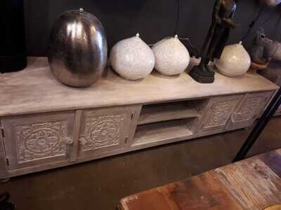 Ibiza dressoir / TV kast  XL -  white washed met lotus houtsnijwerk 205*50*40 cm