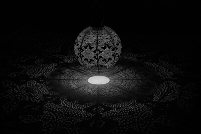 solar lampion met filigrain effect - buitenlamp - Round 30 Marrakesh - Taupe