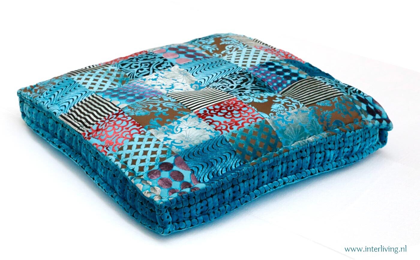 vloerkussen aqua blauw tinten velvet patchwork / prints van fluweel