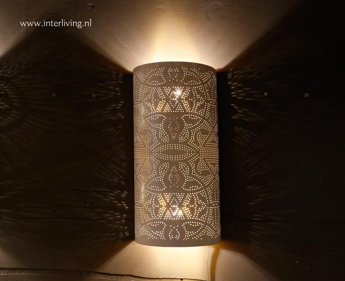 Wandlamp langwerpig wit met vintage goudlook filigrain style