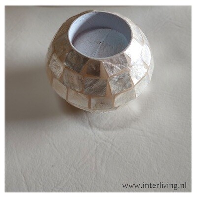 waxinehouder Capiz schelpen bol parelmoer wit uit Bali - styling Eric Kuster style / boho & Ibiza styling woonaccessoires waxinehouder Capiz schelpen bol parelmoer wit uit Bali - styling Eric Kuster style / boho & Ibiza styling woonaccessoires