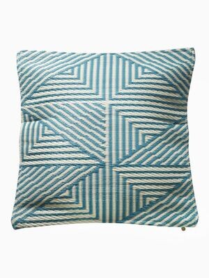 buitenkussen met aqua & blauw tinten - geometrisch Tokyo patroon - eco plastic buitenkussen met aqua & blauw tinten - geometrisch Tokyo patroon - eco plastic