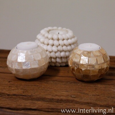 waxinehouder bol goud kleurige Capiz schelpen bol uit Bali - parelmoer boho & Ibiza styling woonaccessoires waxinehouder bol goud kleurige Capiz schelpen bol uit Bali - parelmoer boho & Ibiza styling woonaccessoires