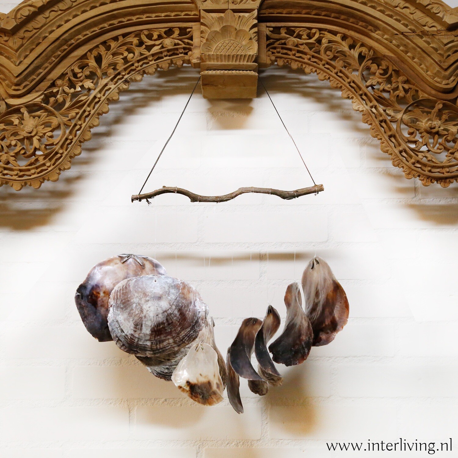Ibiza oester schelpen windgong van zilver & grijs parelmoer - grote schelpen uit Bali Indonesië - tuindecoratie / muurdecoratie / wandhanger / raamdecoratie
