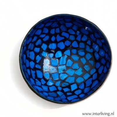 halve kokosnoot kom / bamboe bowl halve kokosnoot kom / bamboe bowl "Royal Blue" - natuurlijk gevormde bowl met parelmoer op zwart- oosters eco bakje uit Vietnam - oriëntal chic styling