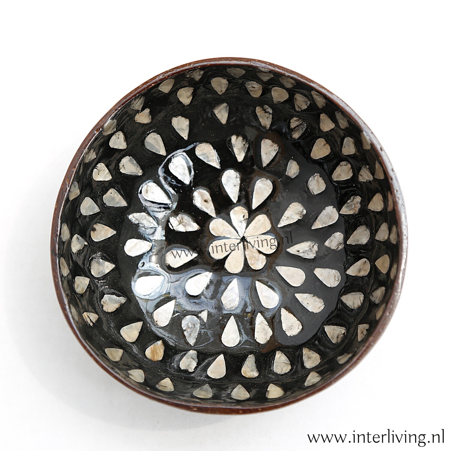 halve kokosnoot kom zwart wit / bamboe bol "Silver drop flower" - natuurlijk gevormde bowl met parelmoer - oosters eco bakje uit Vietnam - oriëntal chic styling -Boho bowls