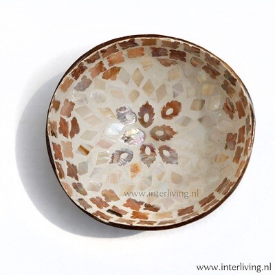 halve kokosnoot kom / bamboe bol halve kokosnoot kom / bamboe bol "Marrakesh leafs" - natuurlijk gevormde bowl met goud tinten parelmoer op wit - handgemaakt bakje - oosterse eco accessoire - Boho bowls
