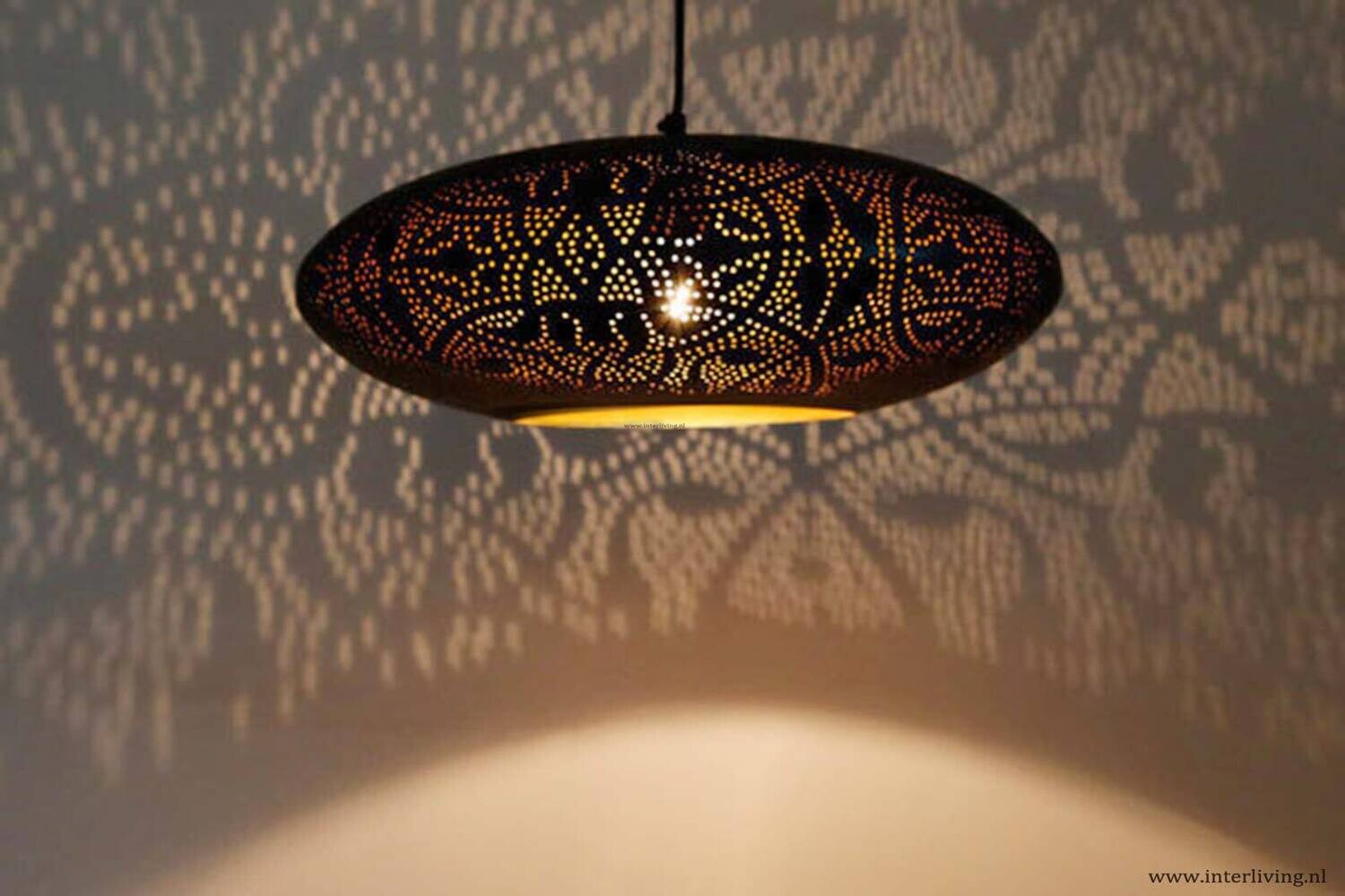 Hanglamp ufo vorm in filigrain-stijl metaal mat zwart finish met binnenkant goudkleurig