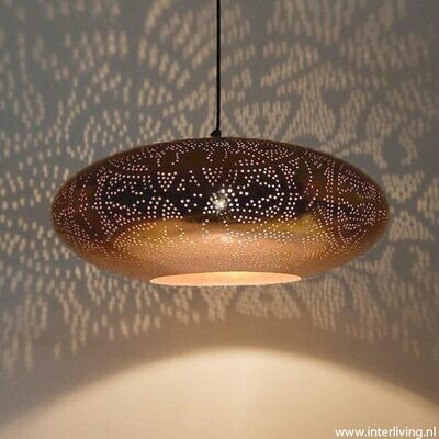 Hanglamp ufo vorm in filigrain-stijl metaal goud finish met binnenkant goud + set waxinehouders Hanglamp ufo vorm in filigrain-stijl metaal goud finish met binnenkant goud + set waxinehouders