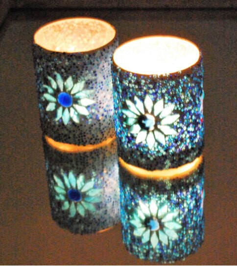 Twee stuks waxinehouder blauw glasmozaïek turks design met kralen