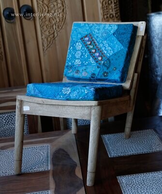 Boho chic stoel met blauw tinten sari patchwork  / hout sheesam unfinished - handgemaakt uit India