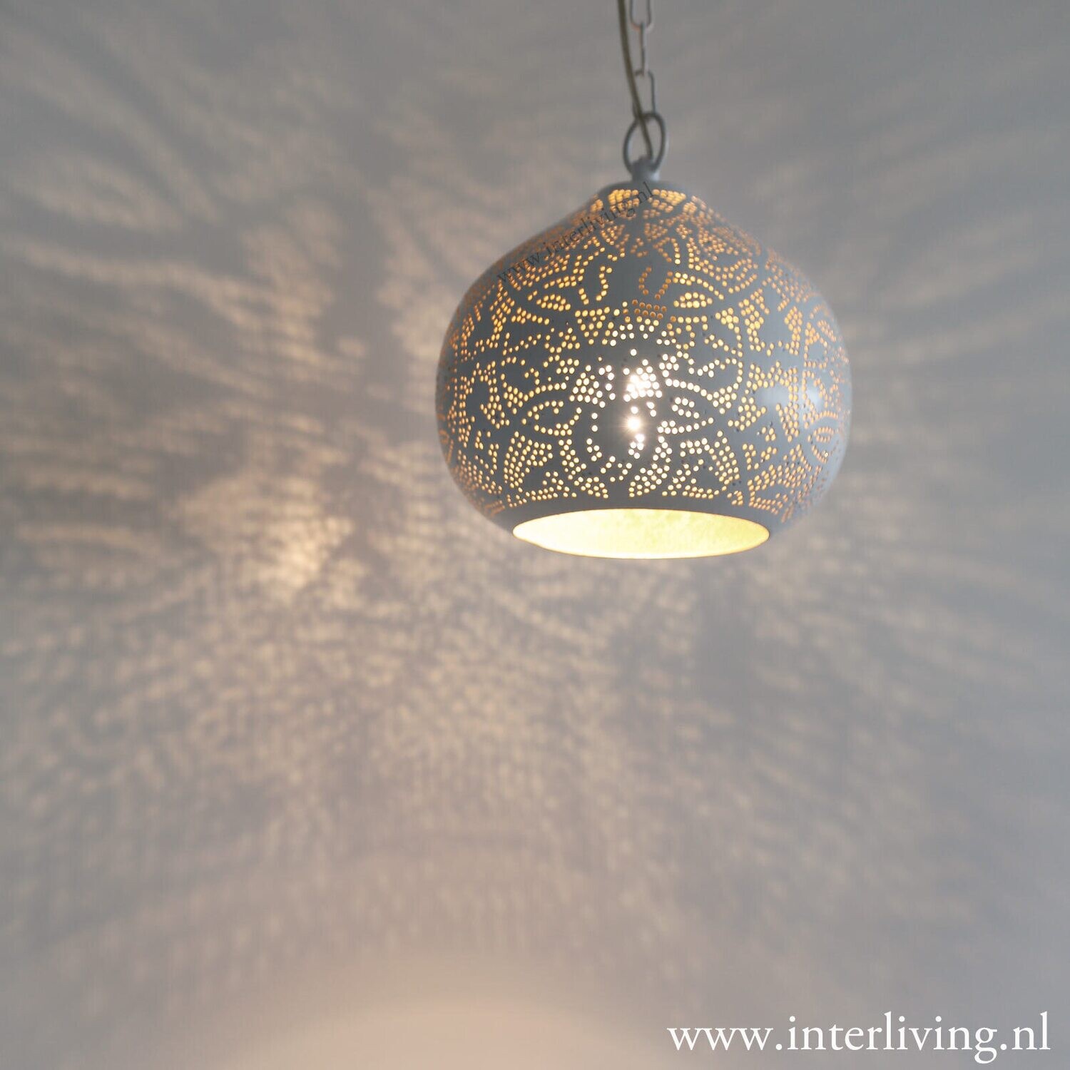 Hanglamp "Rayan" kleine pompoen filigrain-stijl metaal wit met goud