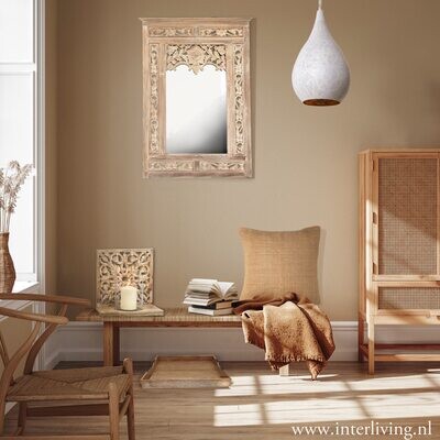 houten boho gebleekte passpiegel met oosters houtsnijwerk - antiek white wash -  120 cm x 80 cm