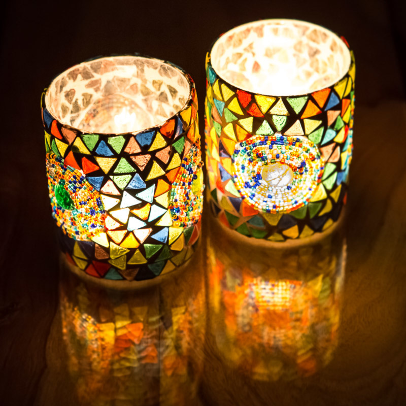 Twee stuks waxinehouder multi colour glasmozaïek beads & triangles