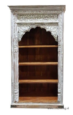 Open boeken of vitrine kast van massief hout - met oosterse bogen en houtsnijwerk - vintage white wash - hoog model - 180*90*40 cm uit India Open boeken of vitrine kast van massief hout - met oosterse bogen en houtsnijwerk - vintage white wash - hoog model - 180*90*40 cm uit India