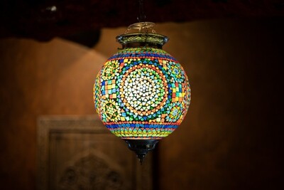 hanglamp Ibiza bol met gekleurd glas mozaïek in Hippie style colors