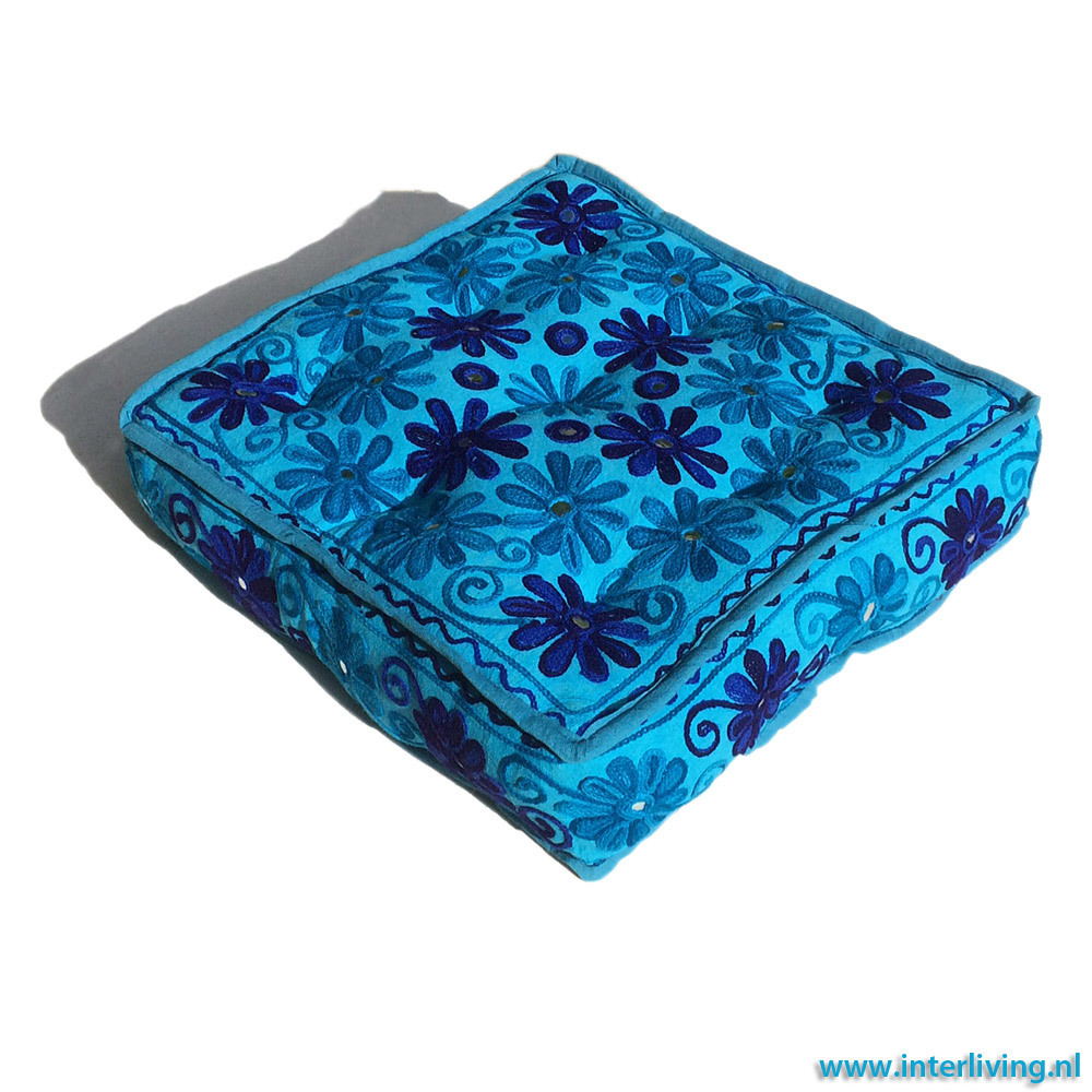 vloerkussen 45 cm - "Aqua Indian flowers" aqua blauw met bloemen borduurwerk