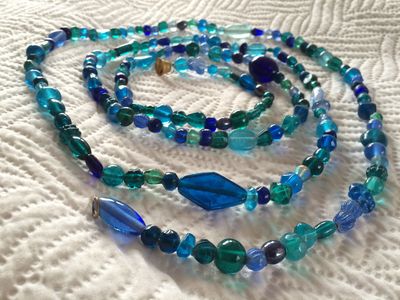 1 losse streng glaskralen blauw extra lang (230/250/300 cm)