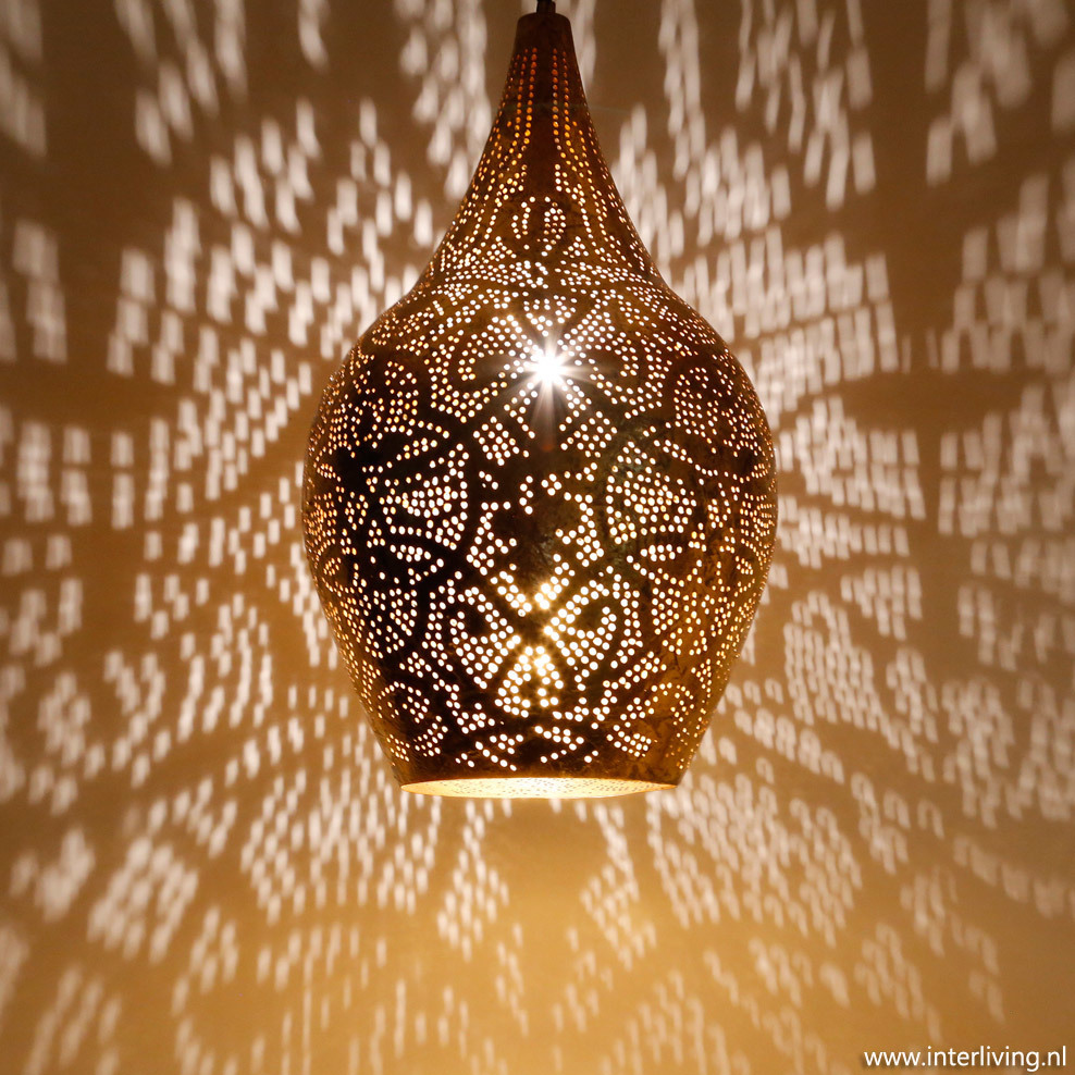 Hanglamp vaas model in filigrain-stijl en vintage goud look afwerking