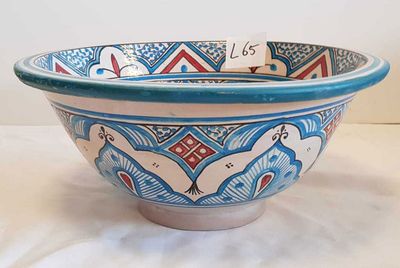 Marokkaanse waskom met wit blauwe kleurstelling - lichtblauw met rood (nr L65) - aardewerk (opbouw) wasbak uit Fez - Ø 40 cm