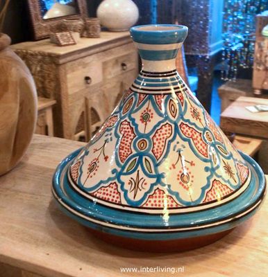 Tajine - Marokkaans aardewerk - Ø ± 30 cm +/- 4 personen - handbeschilderde patronen - traditioneel servies - handgemaakt keramiek voor couscous (maaltijd) Tajine - Marokkaans aardewerk - Ø ± 30 cm +/- 4 personen - handbeschilderde patronen - traditioneel servies - handgemaakt keramiek voor couscous (maaltijd)