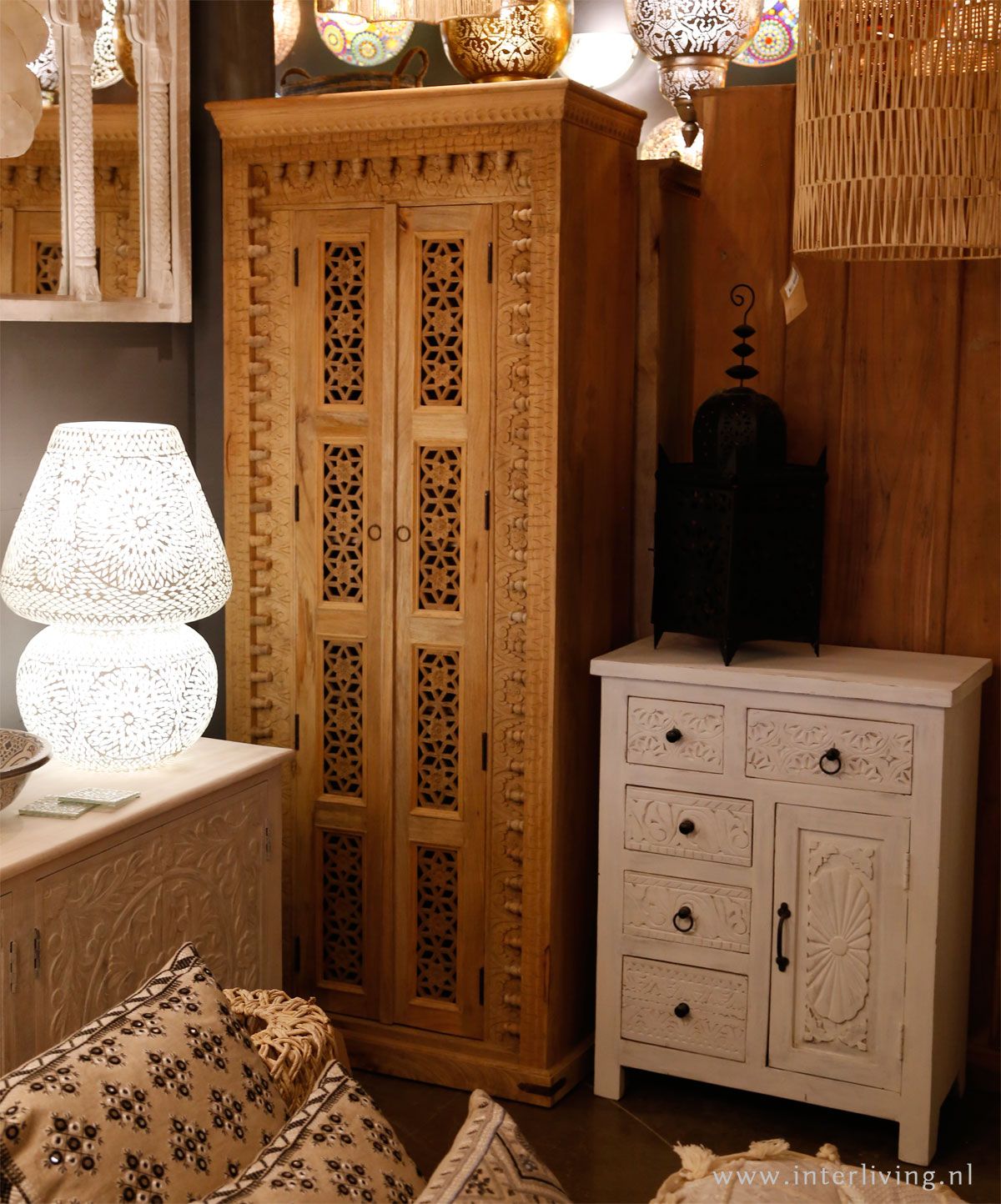 Massief mango houten kast Jodhpur - naturel -  met houtsnijwerk uit India - hoog smal model -200*76*40 cm
