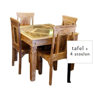 Vintage eettafel 100x100 cm uit India met 4 stoelen van massief mangohout met koper accenten Vintage eettafel 100x100 cm uit India met 4 stoelen van massief mangohout met koper accenten