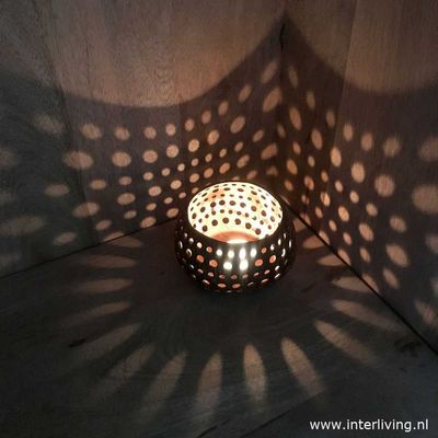 kokosnoot waxinehouder kokosnoot waxinehouder "Galaxy" kaarshouder - eco windlicht van een 1/2 coconut bowl met gaatjes patronen - duurzame Bali style