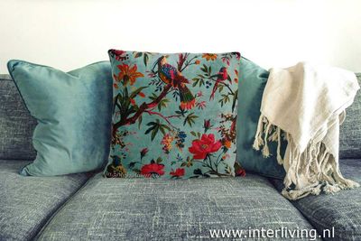 Bohemian fluweel zacht kussen - botanisch groen - Birds in Paradise print met bloemen van velours / velvet) - 50 cm