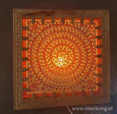 Jodhpur wandlamp van massief mangohout met 3D houtsnijwerk &amp; glas mozaiek in sunset tinten rood oranje geel - handgemaakt uit India - 35 cm