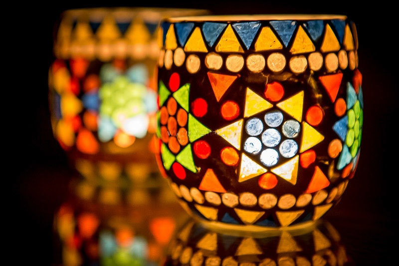 Twee stuks waxinehouders mozaiek uit India -  traditioneel multi colour
