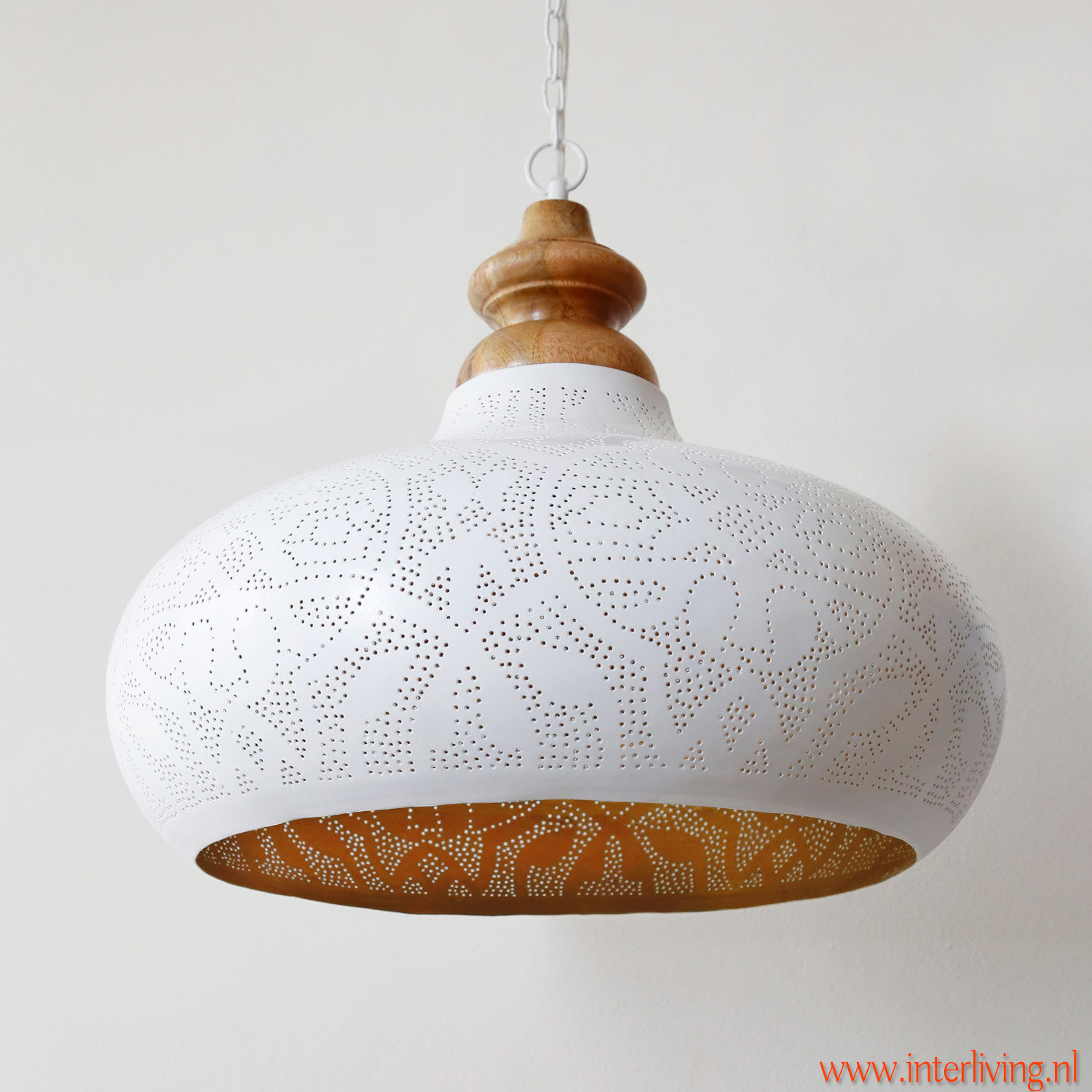 Industriële lamp in filigrain design, metaal mat wit & verweerd goud met hout afwerking + 2 waxinehouders!