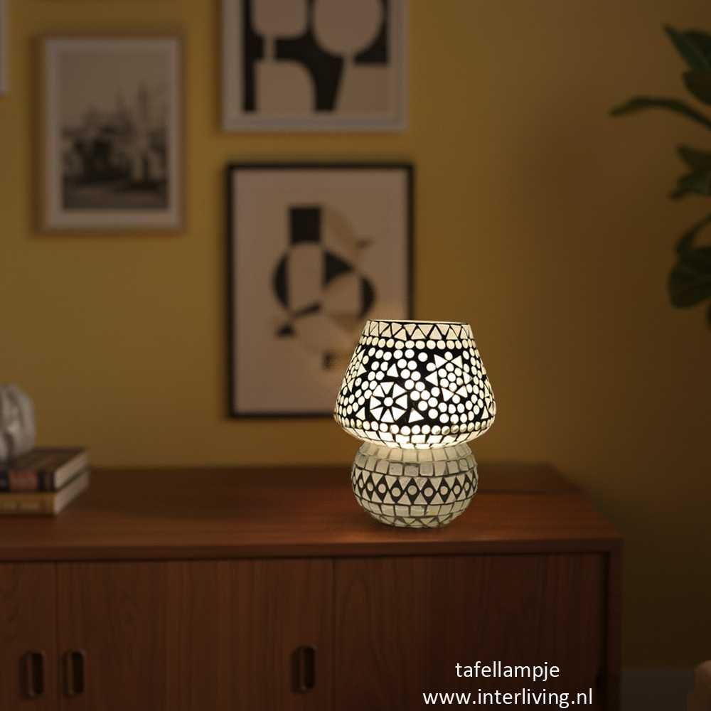 tafellamp wit glas - ronde kap van transparant mozaïek uit India tafellamp wit glas - ronde kap van transparant mozaïek uit India