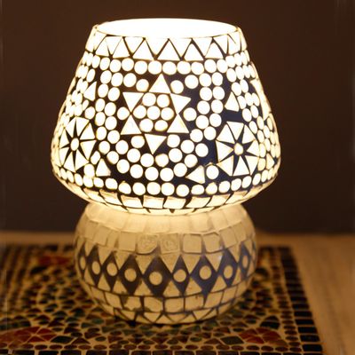 tafellamp wit glas - ronde kap van transparant mozaïek uit India