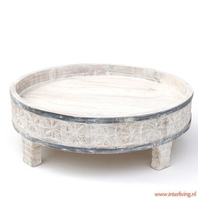 houten gekerfde chakki tafel uit India - white washed