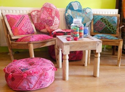 stoel met patchwork roze / hout sheesam unfinished