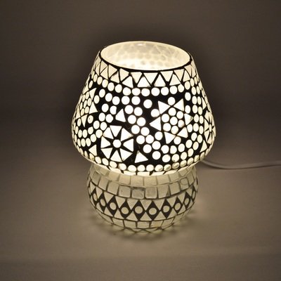 tafellamp wit glas - ronde kap van transparant mozaïek uit India tafellamp wit glas - ronde kap van transparant mozaïek uit India