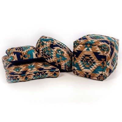 poef kelim rond model blauw